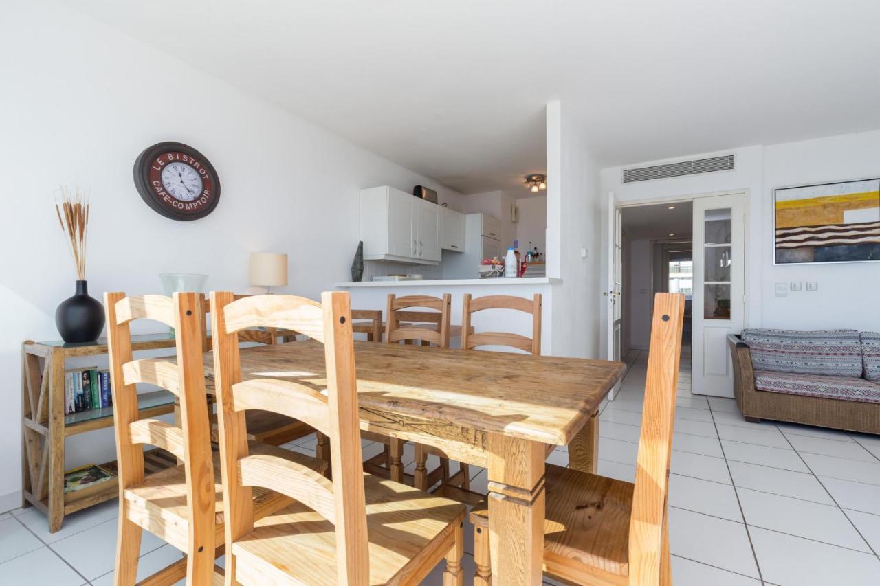 Bright Two Bedroomed Apartment On The Beach In Cannes With Huge Terrace With Fabulous Sea Views - 2001 Extérieur photo
